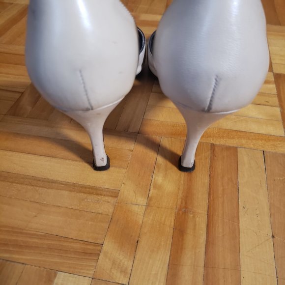 Simard Beige Heels SZ 8 - Picture 4 of 6